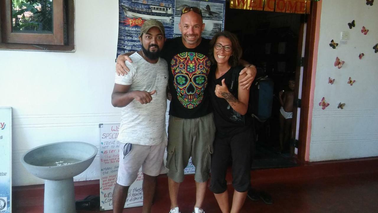 Thevindu Guest & Redmud Resturent Banduramulla Kültér fotó